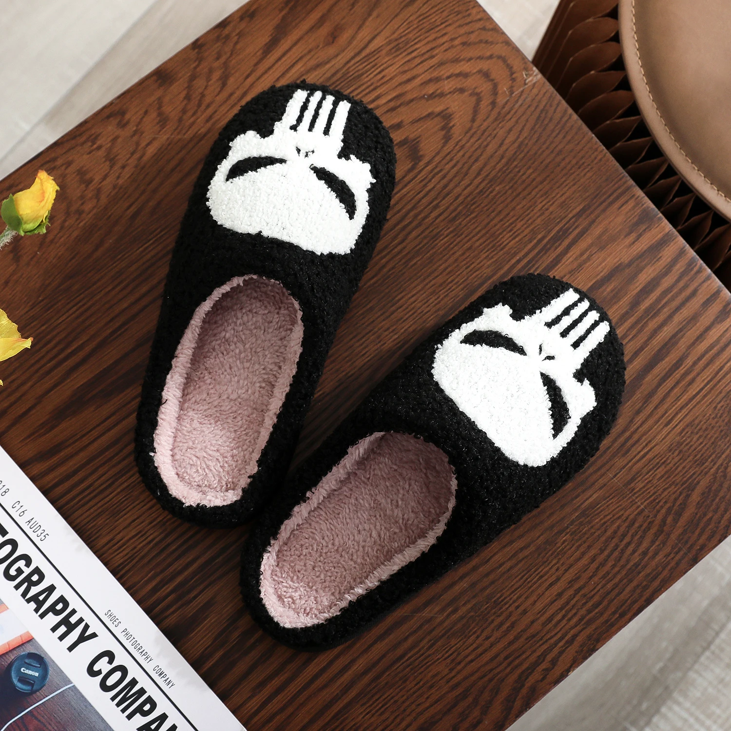 Punisher Skull Pattern Fashion Embroider Plush Home Thick-Soled Comfortable Woolen Cotton Slippers Personalized Warm Non-Slip Indoor Slippers for Men and Women Can Wear Halloween Christmas Gifts - Image 3