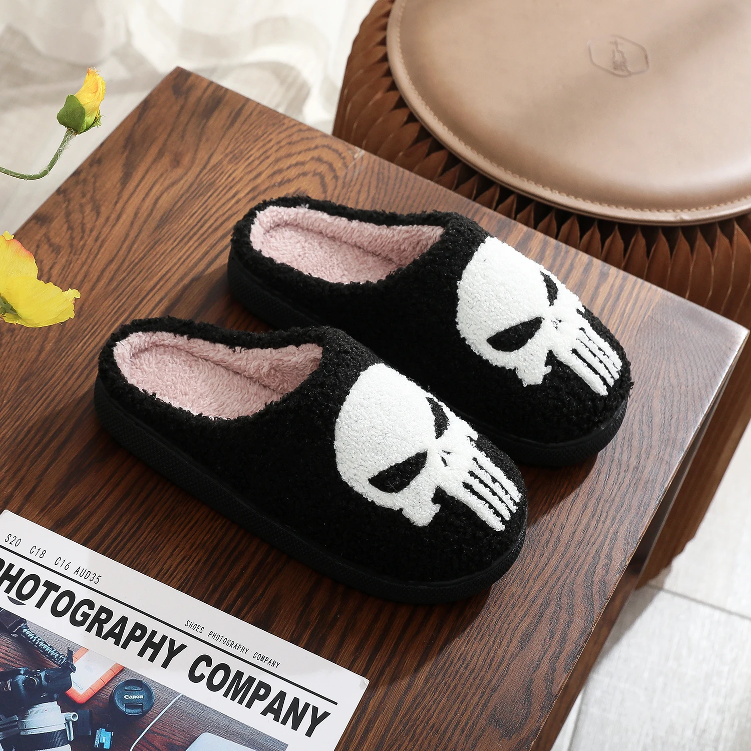 Punisher Skull Pattern Fashion Embroider Plush Home Thick-Soled Comfortable Woolen Cotton Slippers Personalized Warm Non-Slip Indoor Slippers for Men and Women Can Wear Halloween Christmas Gifts - Image 2