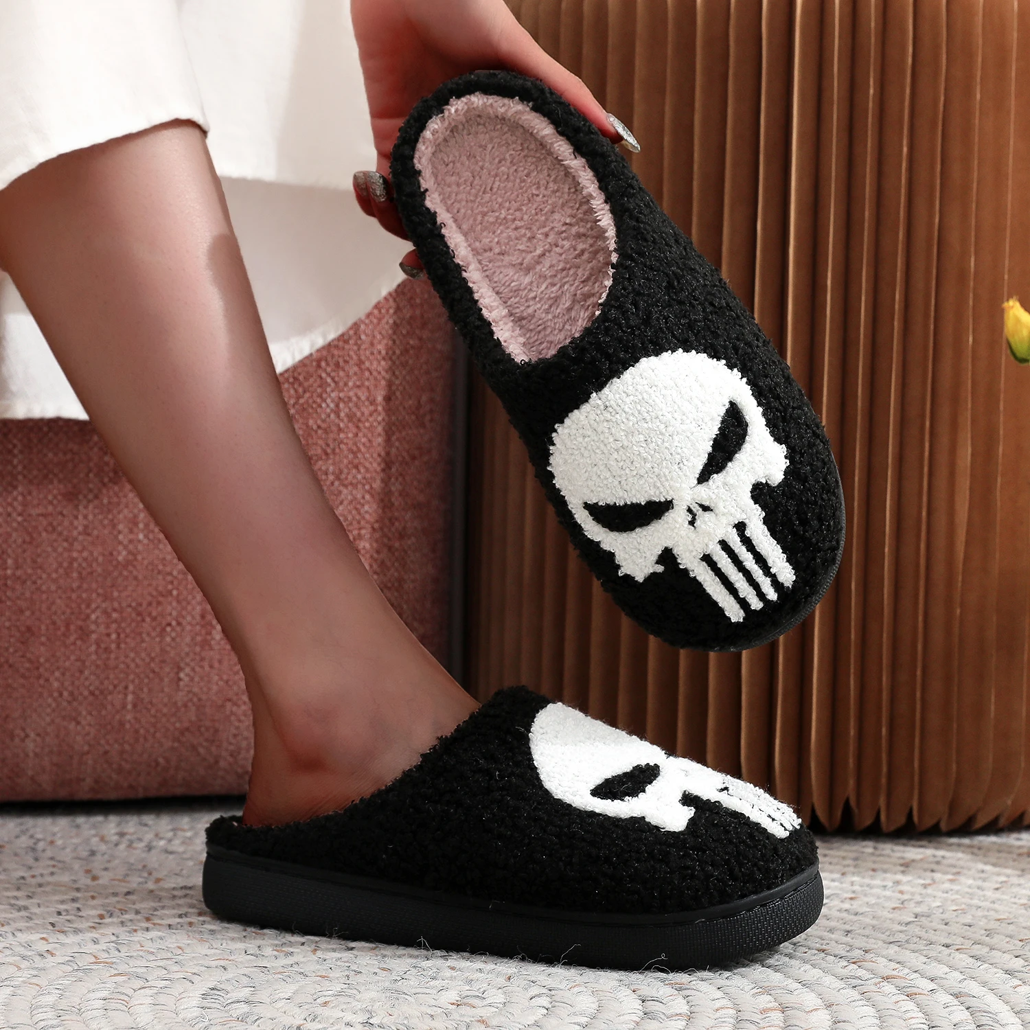 Punisher Skull Pattern Fashion Embroider Plush Home Thick-Soled Comfortable Woolen Cotton Slippers Personalized Warm Non-Slip Indoor Slippers for Men and Women Can Wear Halloween Christmas Gifts - Image 6
